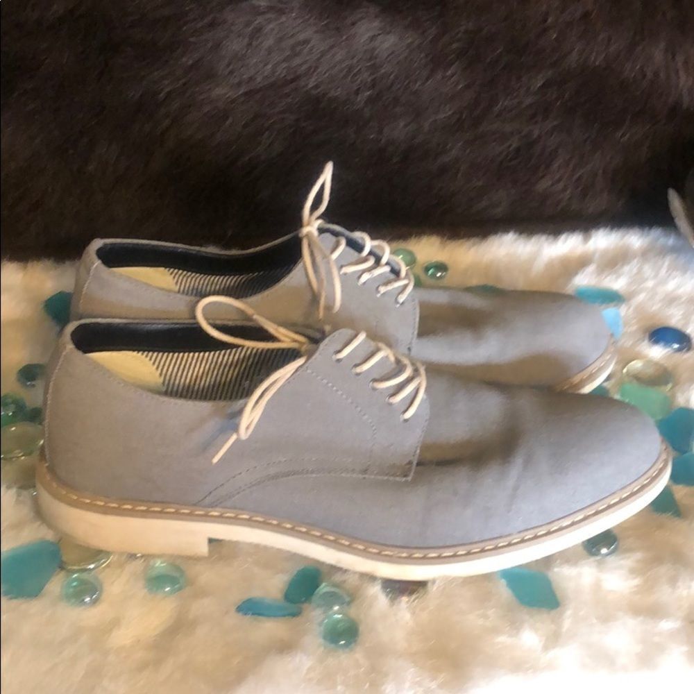 Public Opinion Shoes11m(3031) View 3